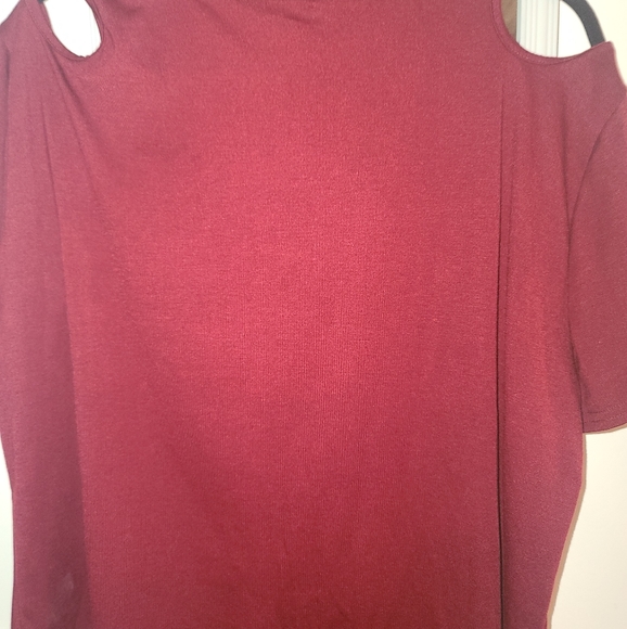 Cold shoulder blouse - Picture 2 of 2